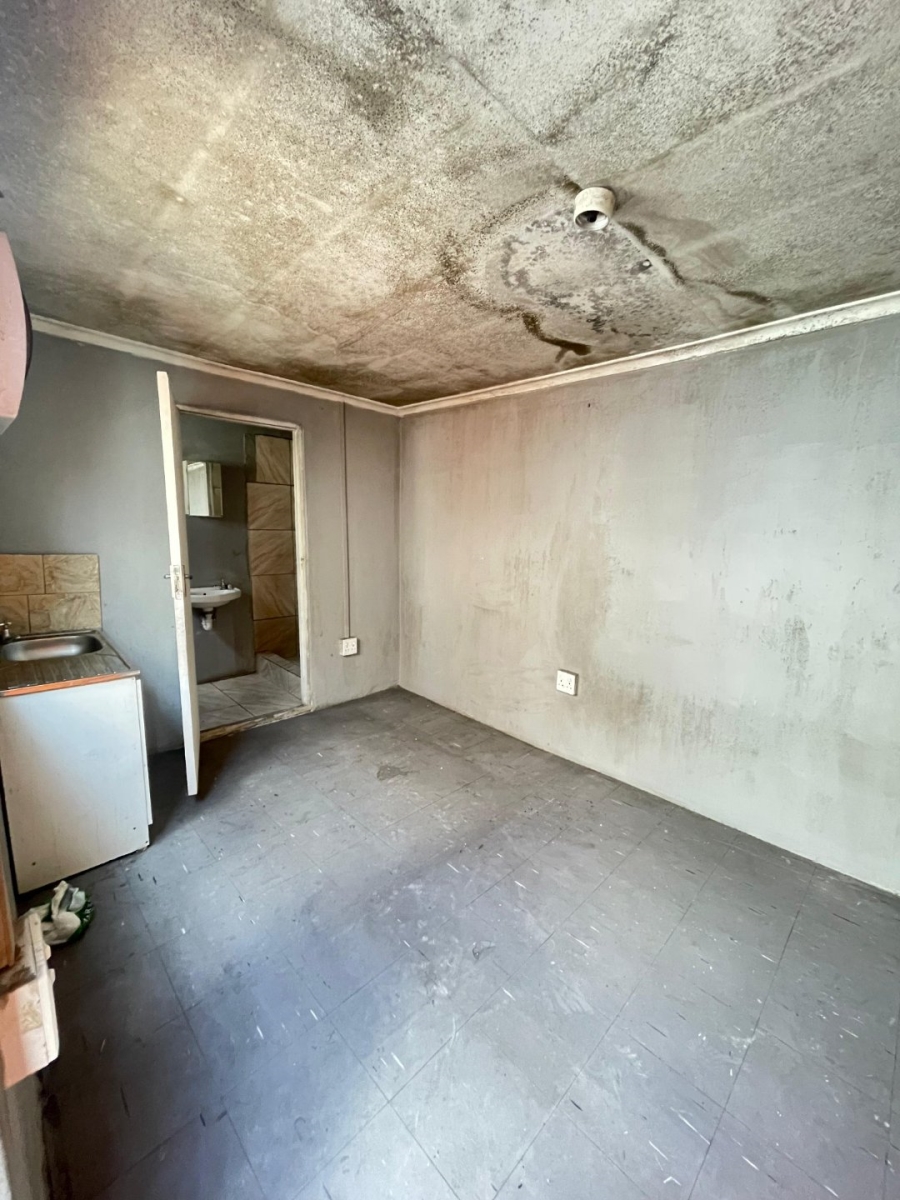 7 Bedroom Property for Sale in Delft South Western Cape